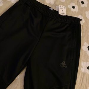 Adidas kids unisex black soccer pants size M